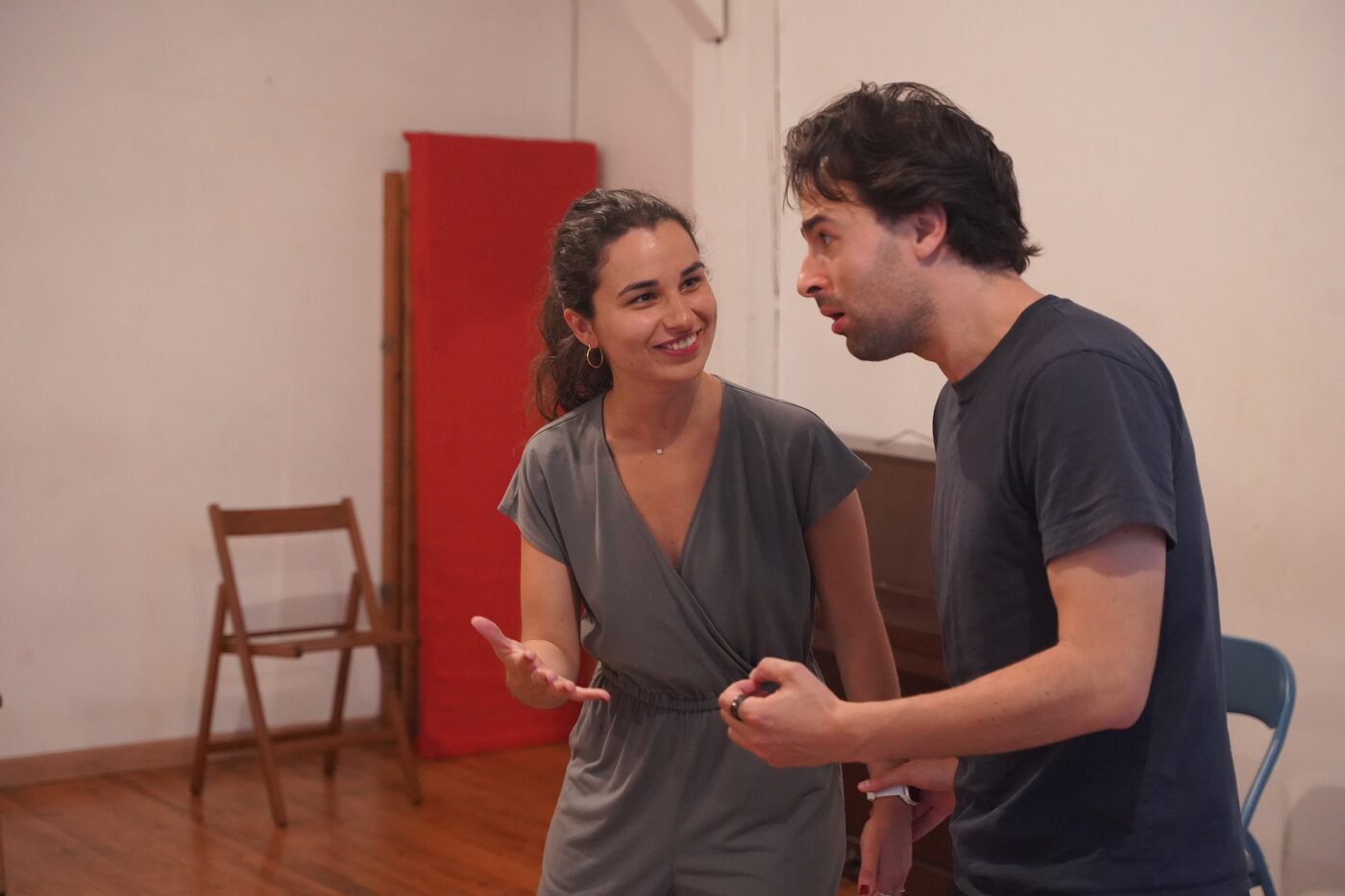 Deux élèves en improvisation pendant l’atelier